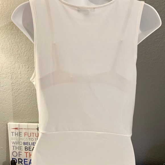 EXPRESS Sleeveless Twist Front Top & necklace - Picture 6 of 8